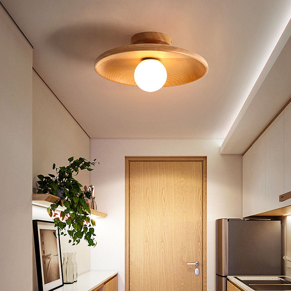 Nowoczesna lampa sufitowa z metalowym talerzem