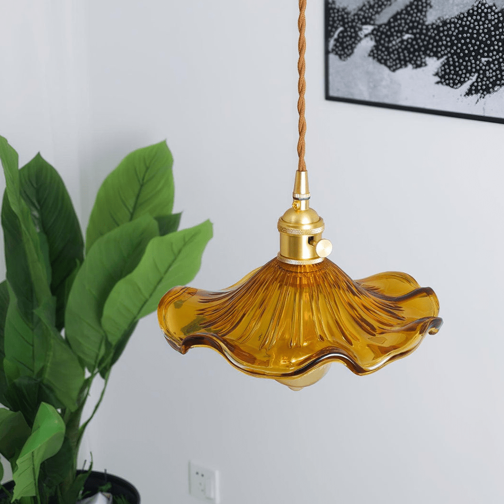 Lampa wisząca w stylu vintage z kwiatem hibiskusa