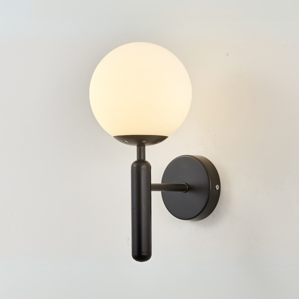 Skandynawska kulista szklana lampa ścienna