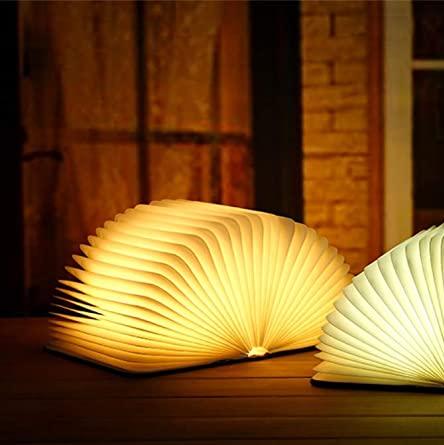 Lampa stołowa w kształcie książki z rozkładanymi stronami