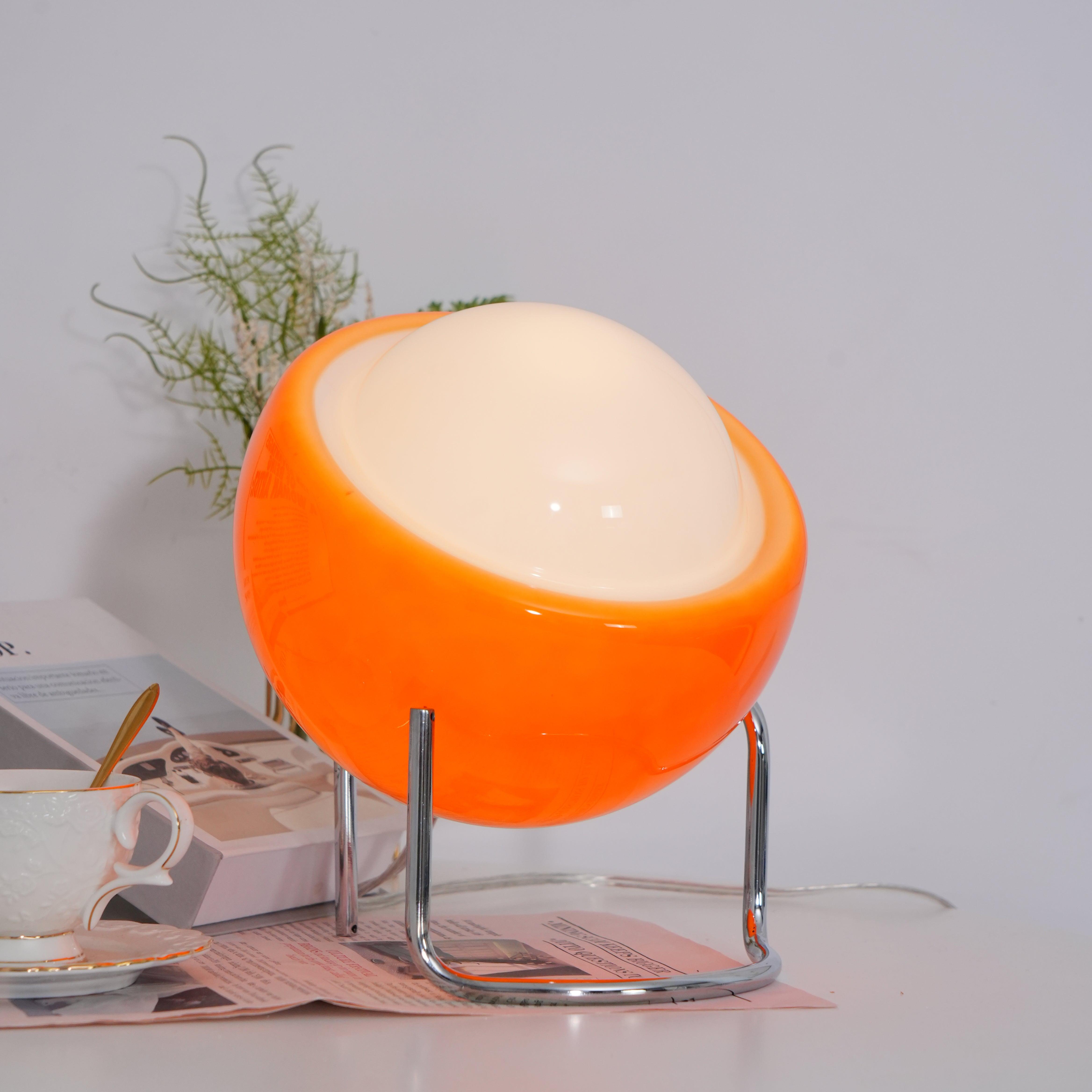 Nowoczesna lampa stołowa Bauhaus ze szkła i metalu
