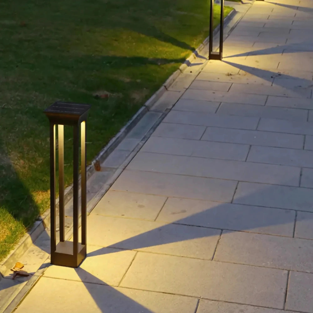 Zewnętrzna lampa stojąca z prostokątną otwartą ramą