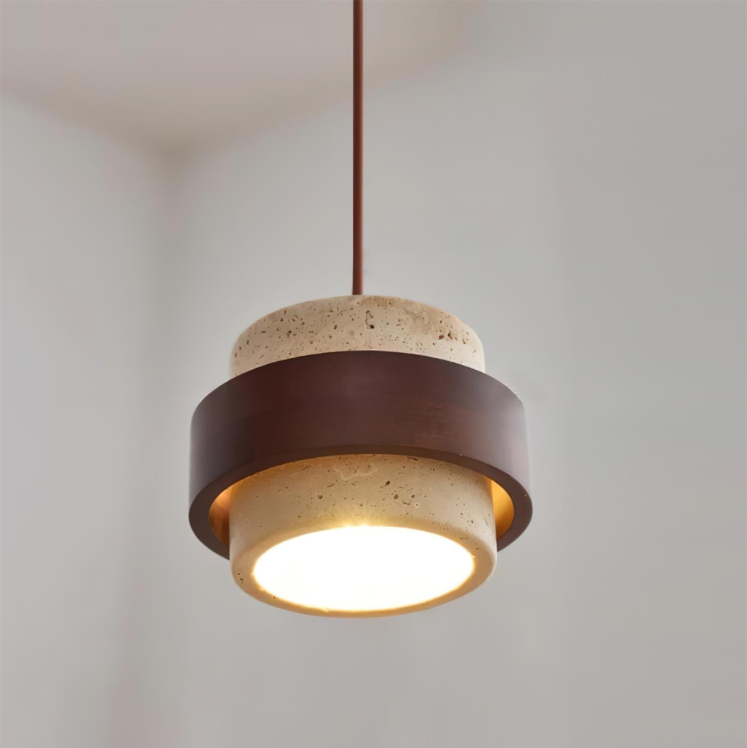 Lampa wisząca z trawertynu i drewna