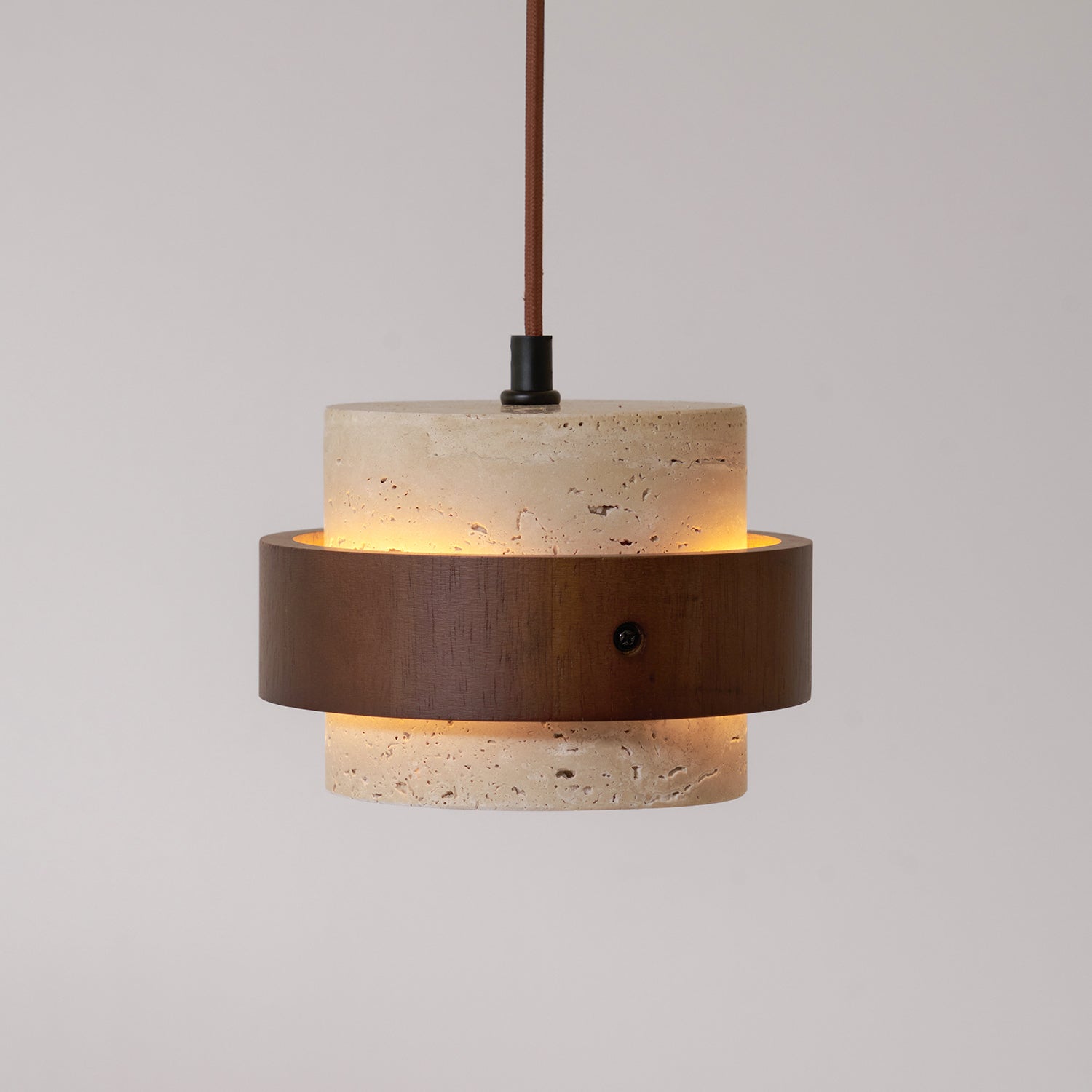 Lampa wisząca z trawertynu i drewna