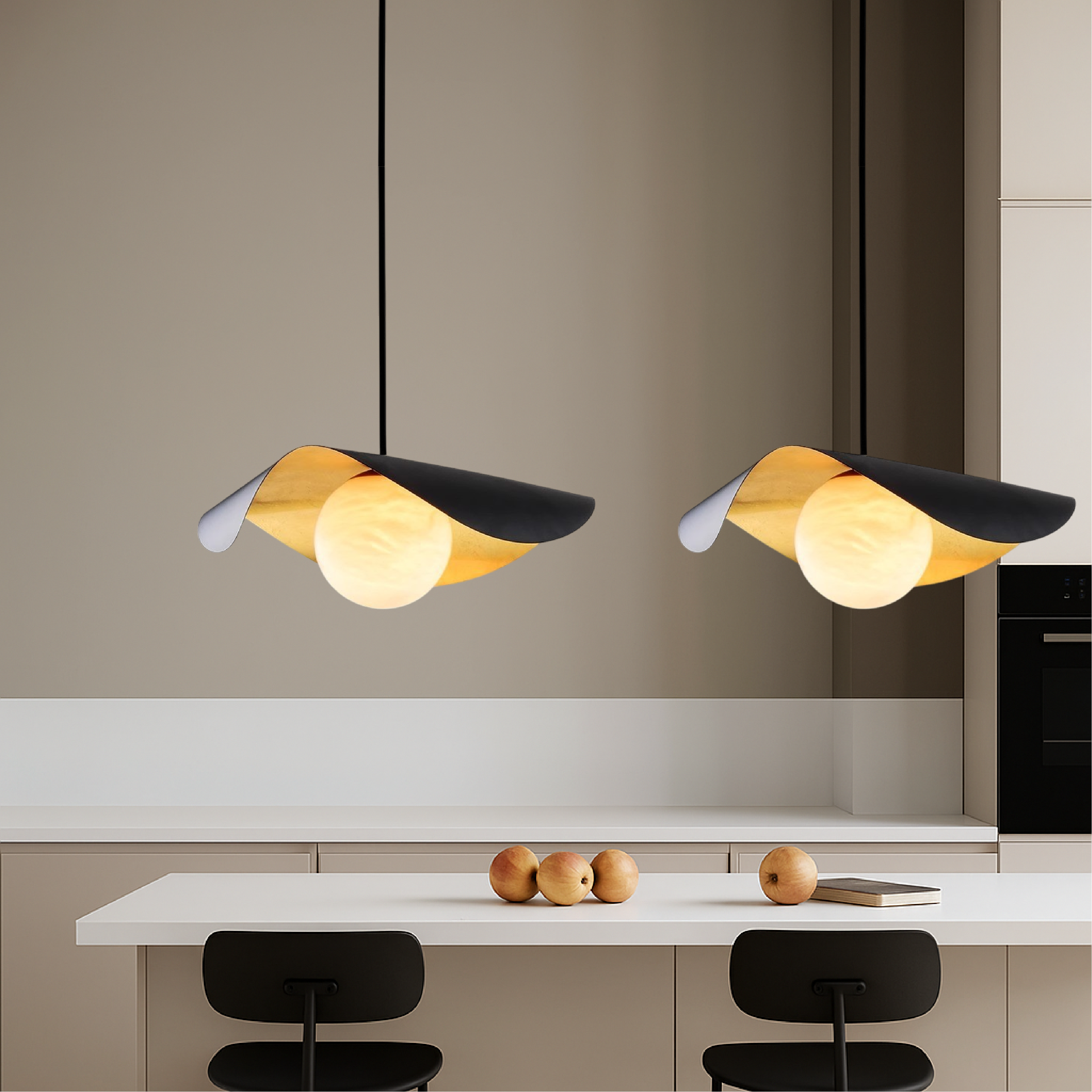 Hiszpańska lampa wisząca z marmurową kulą