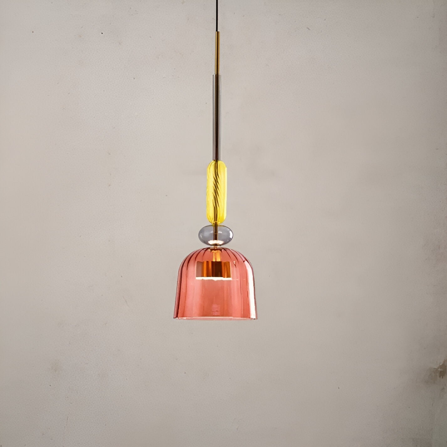 Lampa wisząca z kolorowego szkła z kloszem w kształcie dzwonka