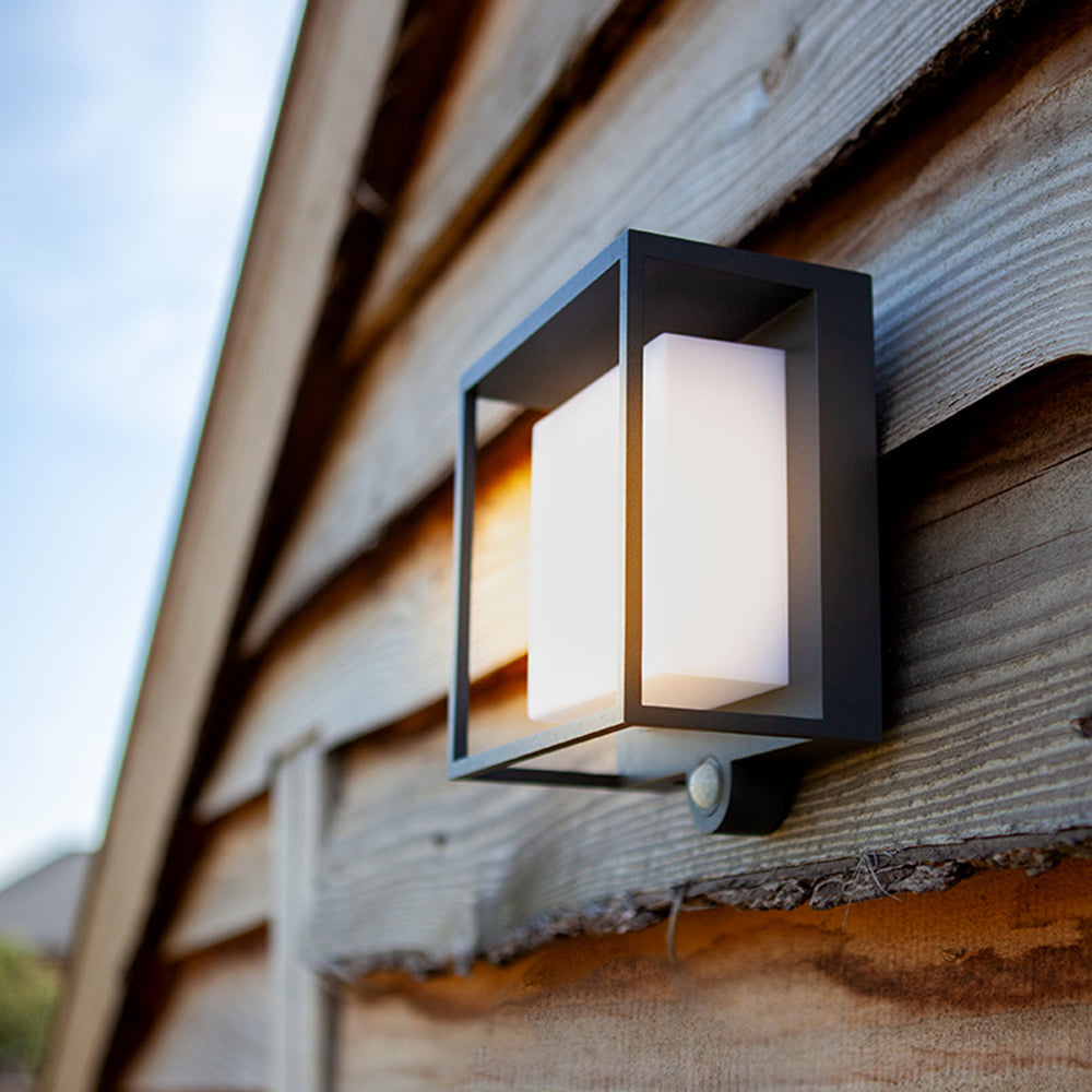 Zewnętrzna montowana solarna lampa ścienna z podświetleniem