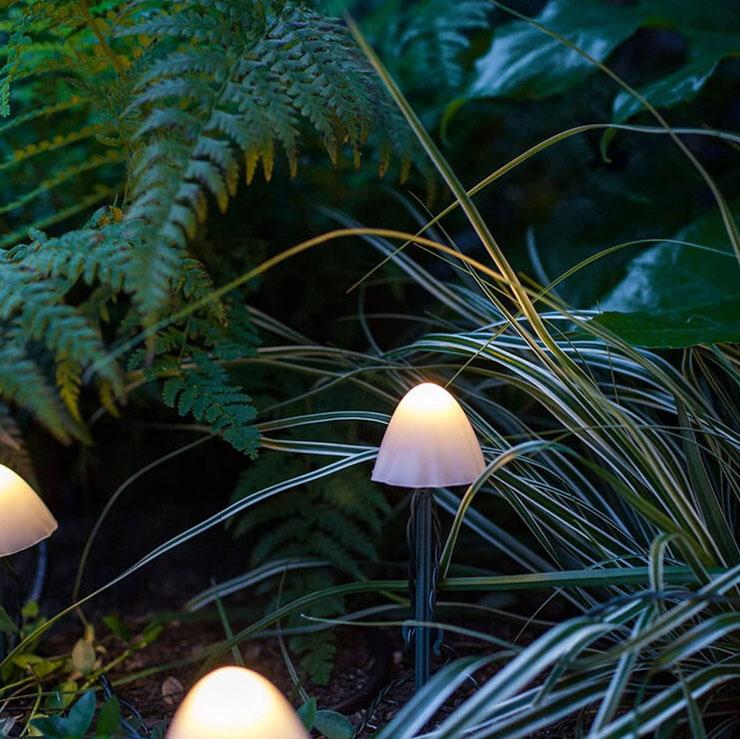 Solarna lampa ogrodowa grzybki z kolorowym światłem