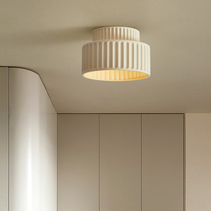 Minimalistyczna ceramiczna lampa sufitowa