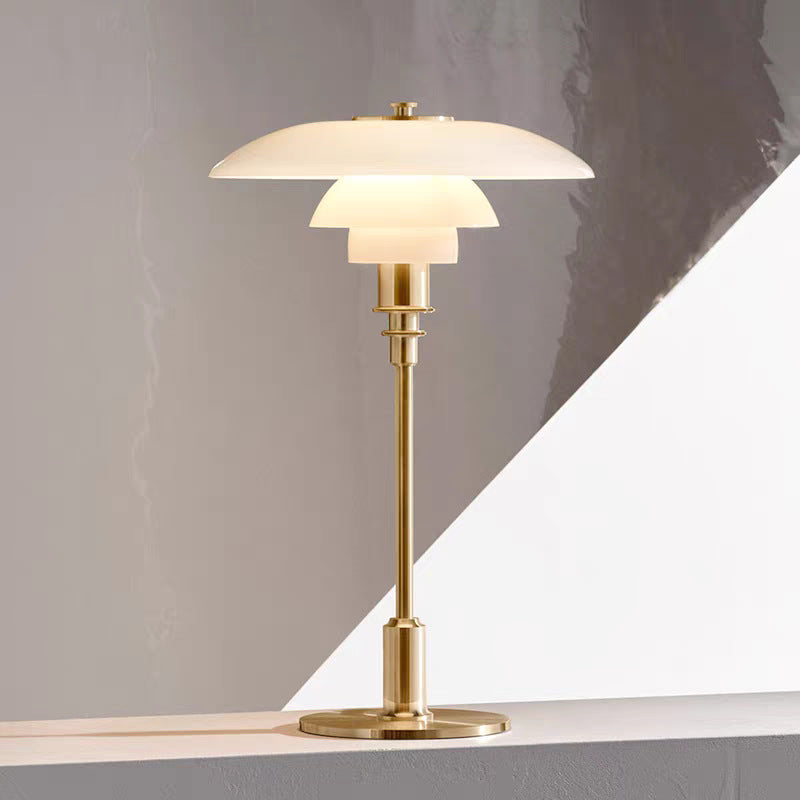 Nowoczesna duńska designerska lampa stołowa