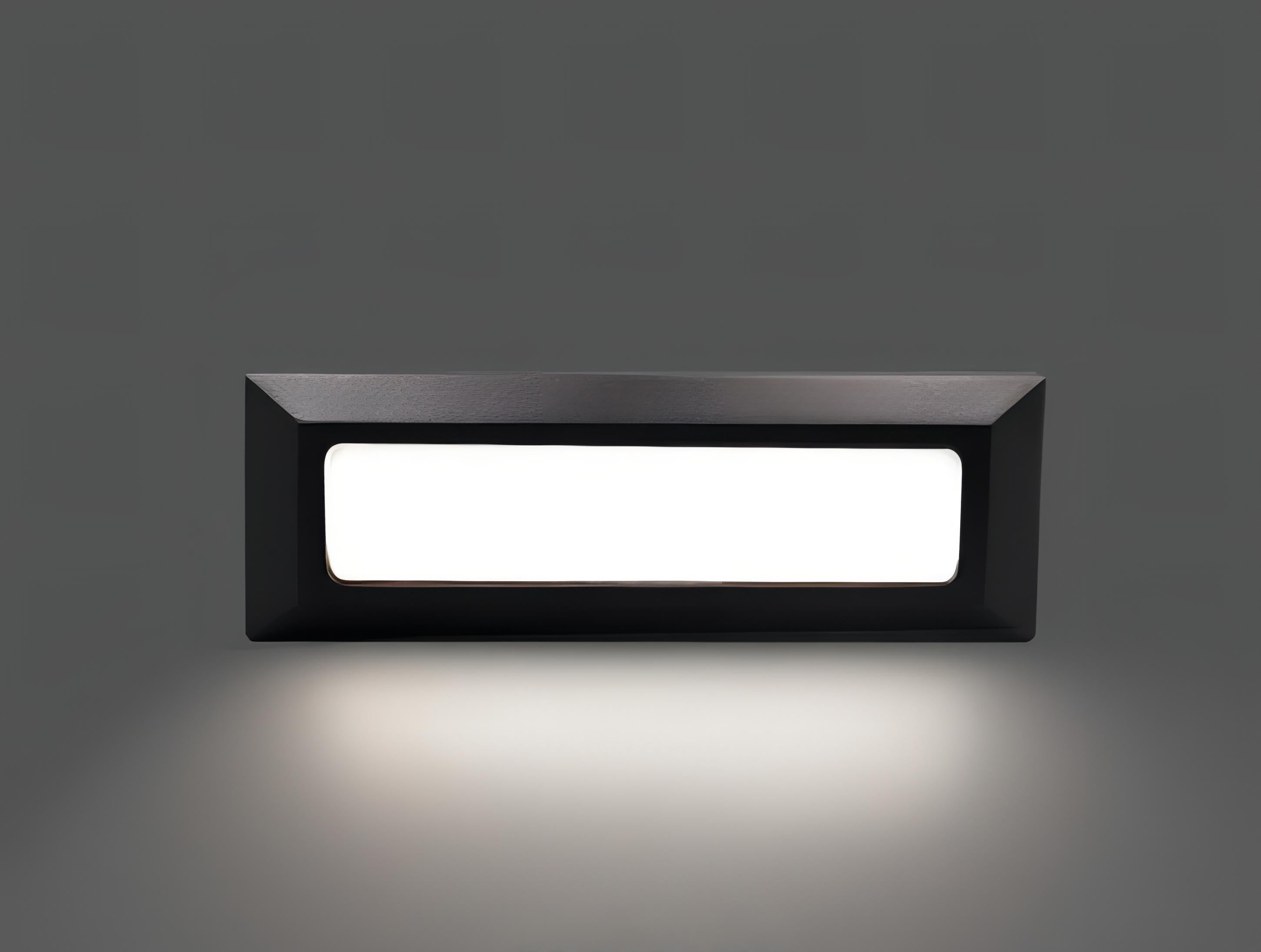 Prostokątna lampa LED do schodów zewnętrznych montowana w ścianie