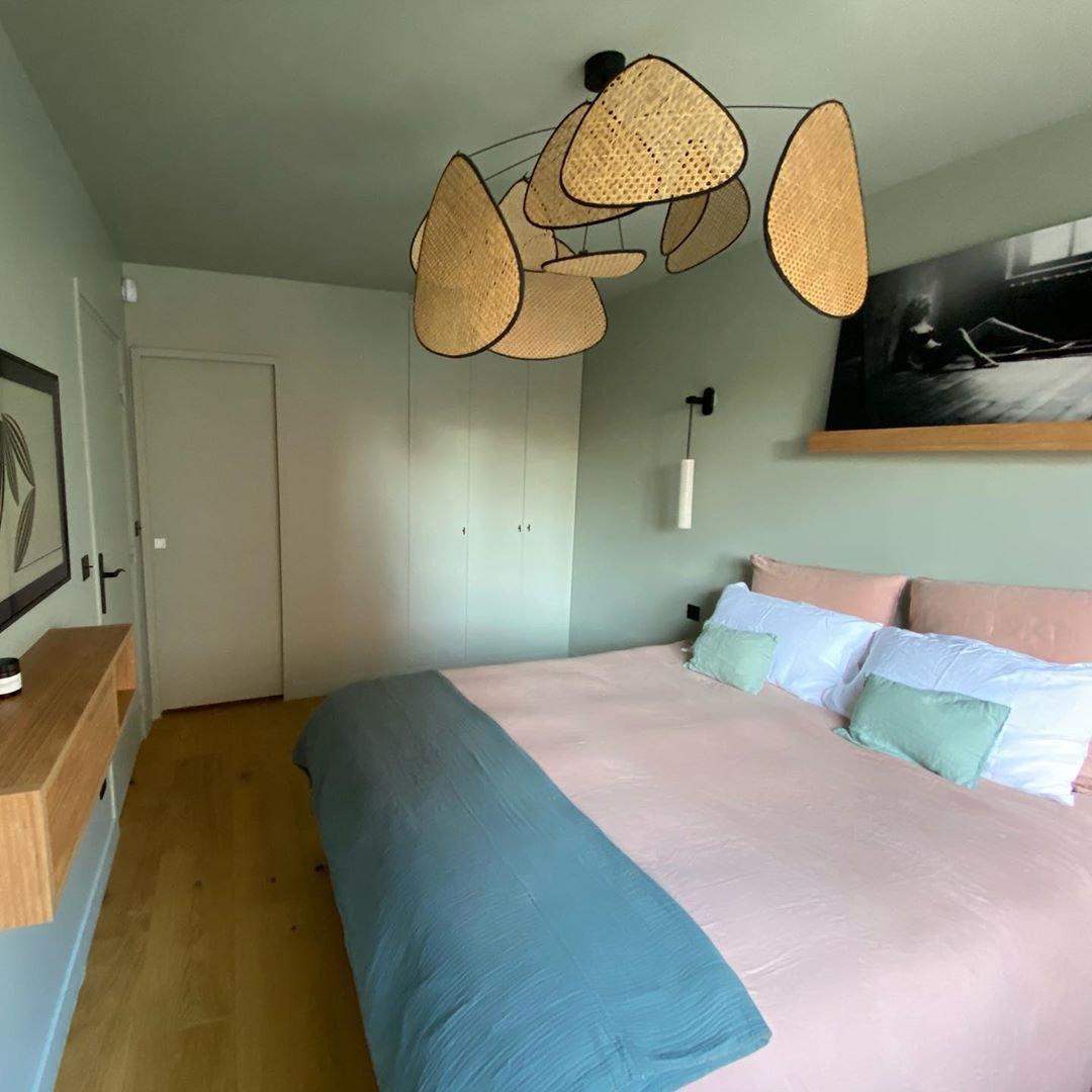 Retro bamboo lampshade for a chandelier with woven fabric