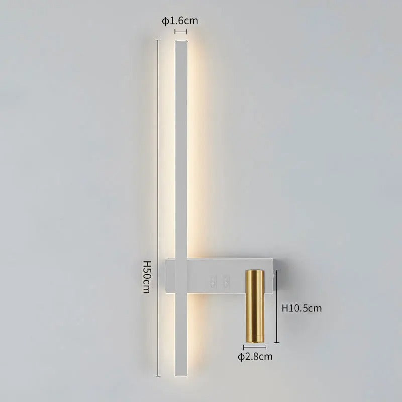 Lampa ścienna z pionową listwą i regulowanym reflektorem