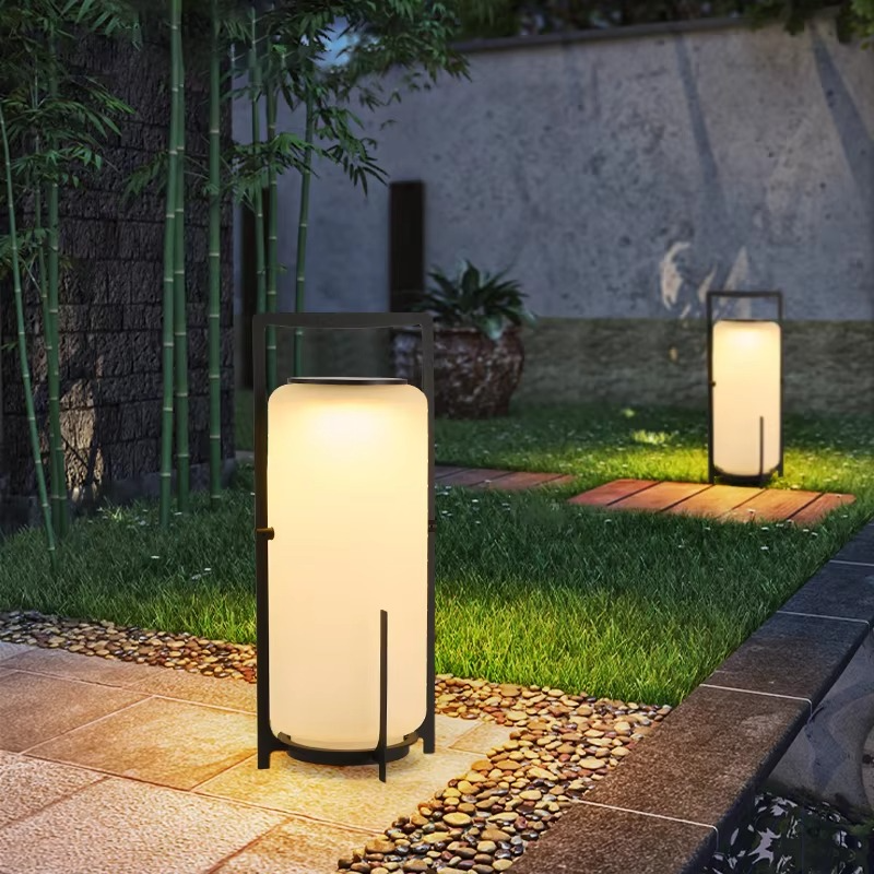 Freestanding solar outdoor lamp with enclosed light