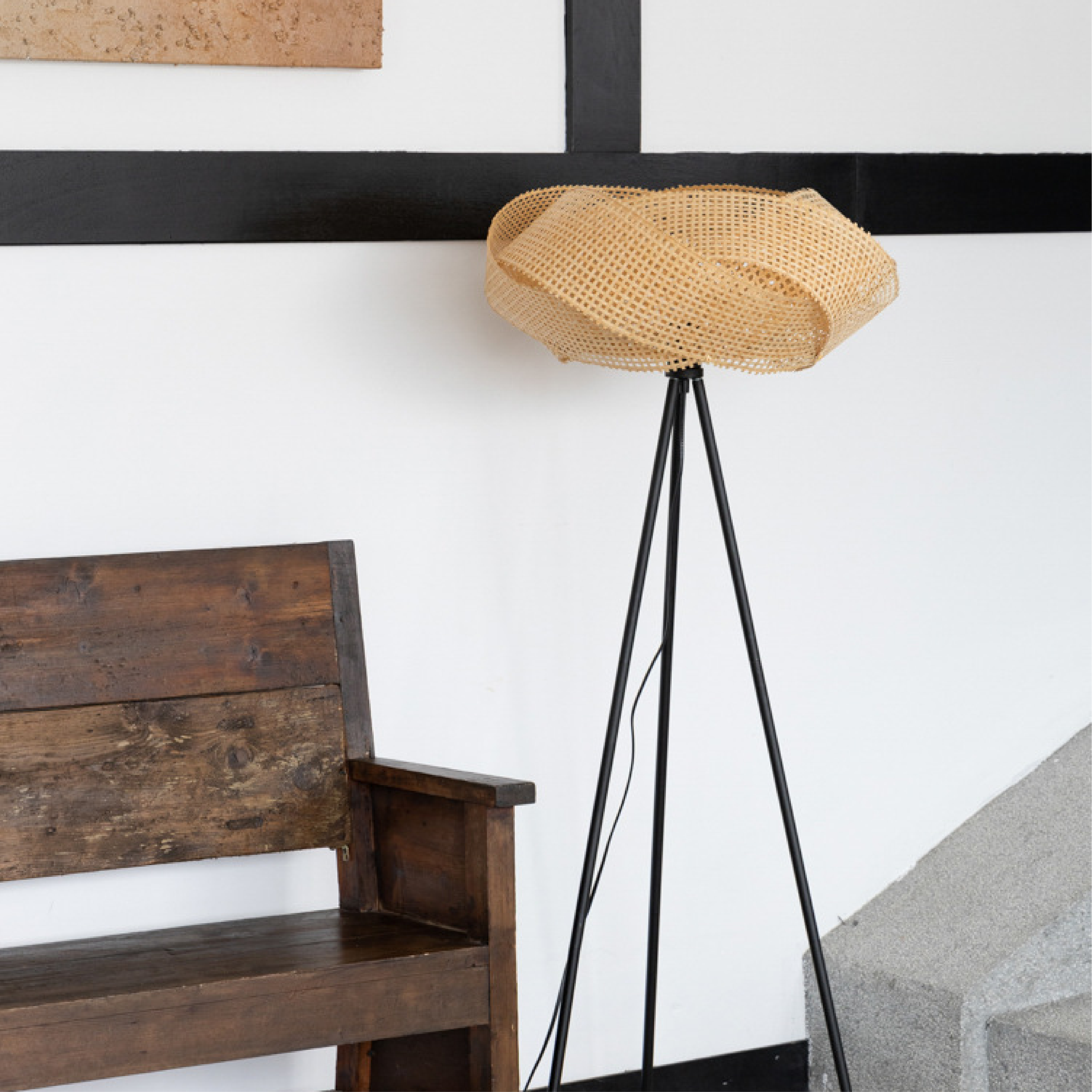 Minimalistyczna lampa podłogowa z bambusa