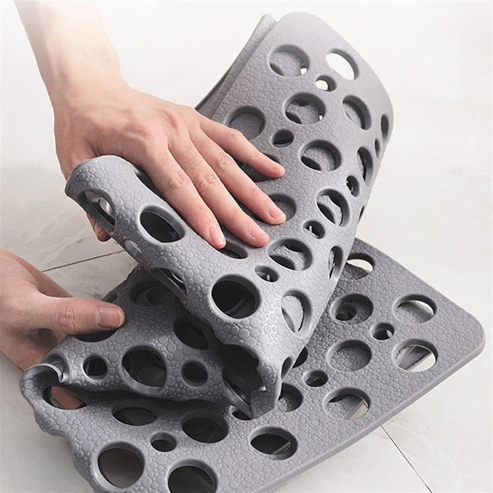 Non-slip shower mat with strong suction cups
