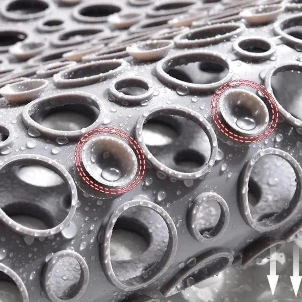 Non-slip shower mat with strong suction cups