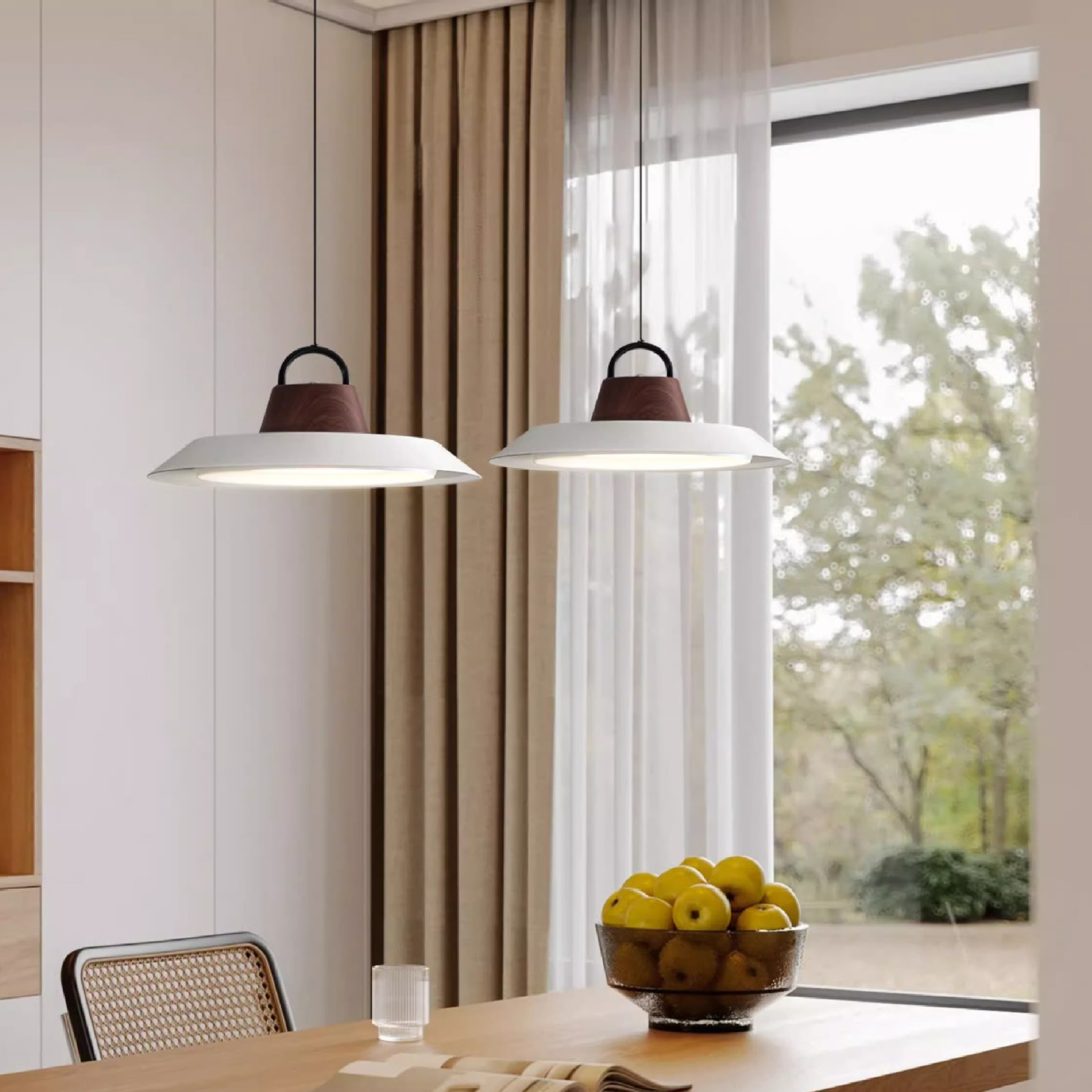 Okrągła skandynawska lampa wisząca z drewna/metalu