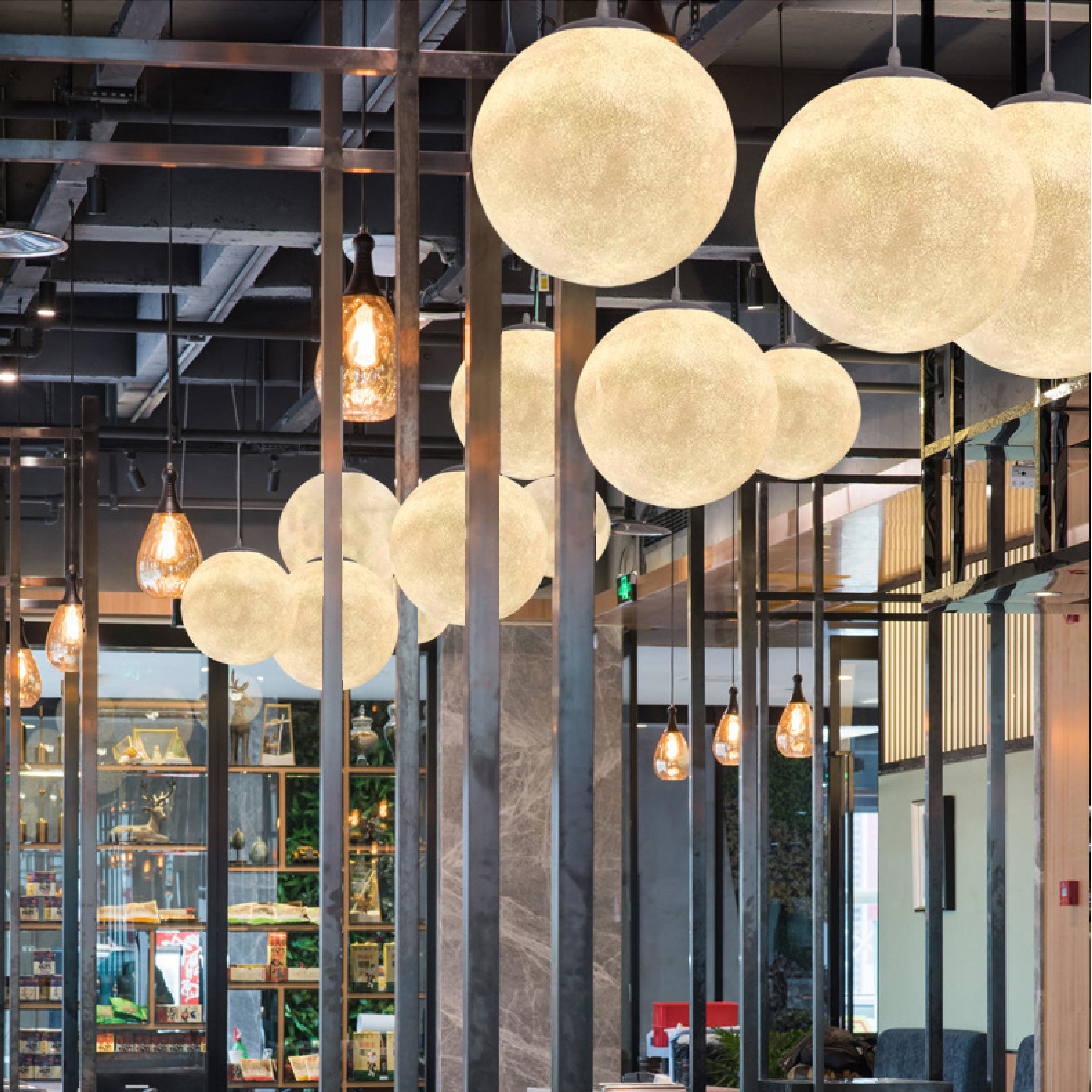 Podwieszana Lampa w Kształcie Księżycowej Kuli