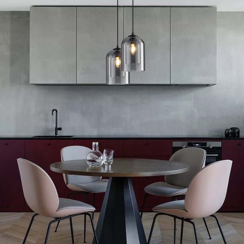 Szklana lampa wisząca Bauhaus z przydymionym kloszem