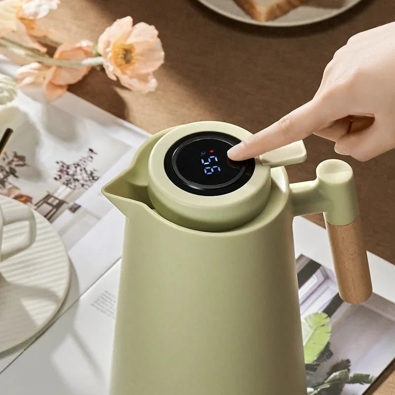 Pouring jug with digital temperature display and handle
