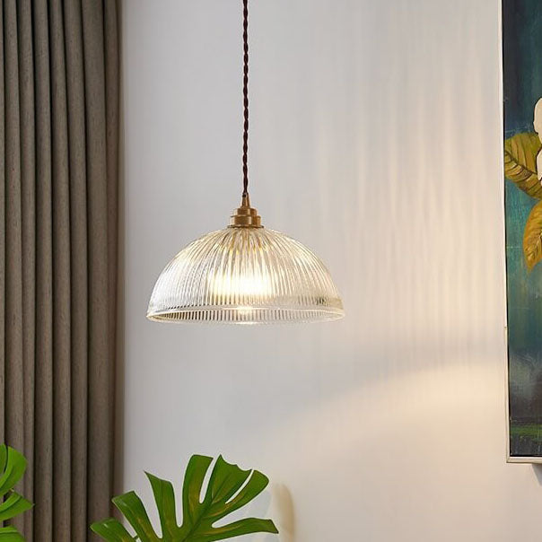Moderne hanglamp van geribbeld glas met koepelvorm