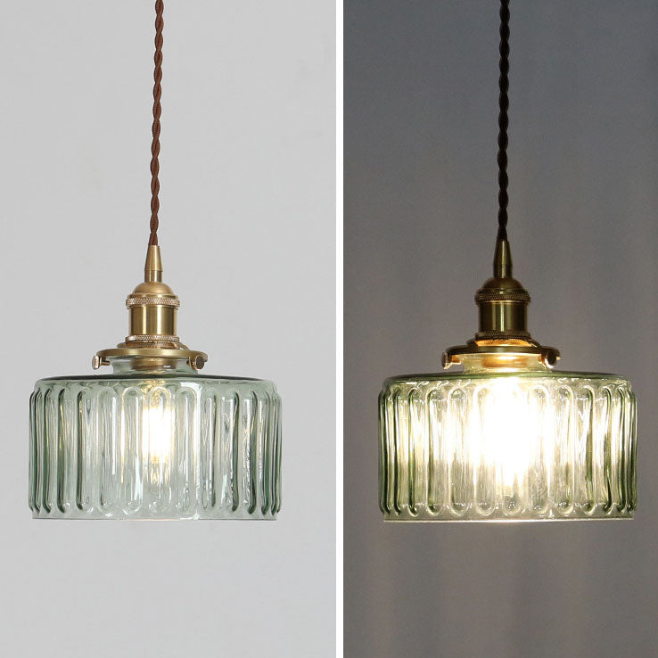 Ronde hanglamp van geribbeld glas en messing in Japanse stijl