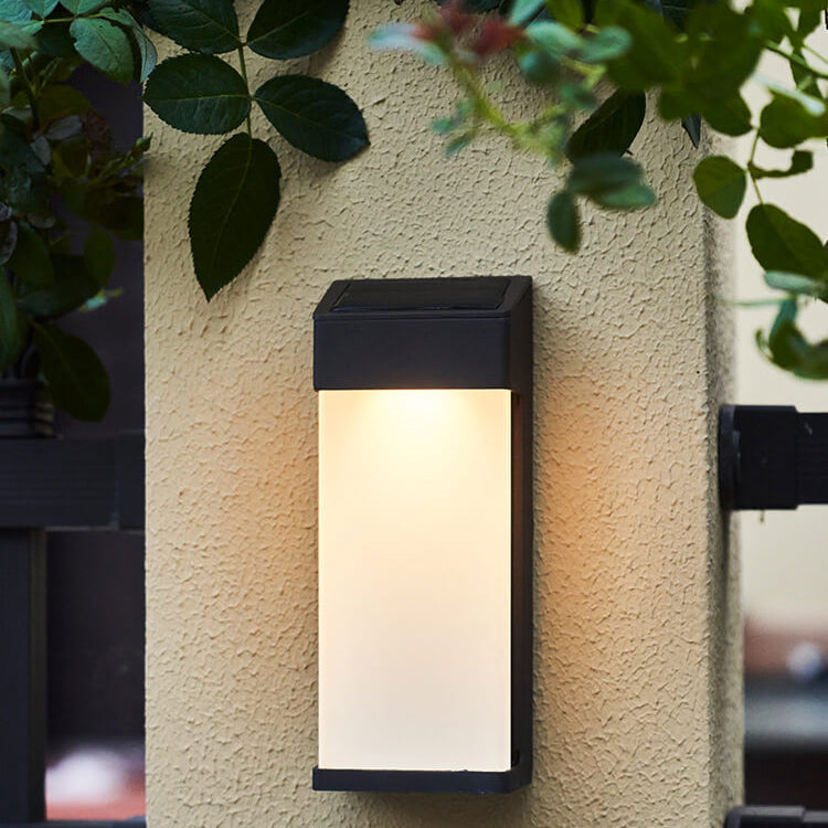 Zonne-energie wandlamp met industrieel glas uiterlijk