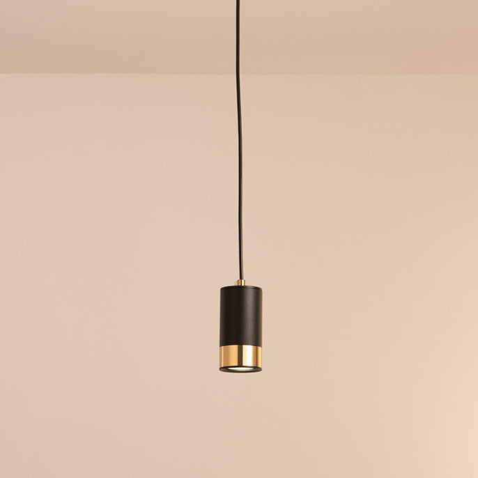 Minimalistyczna wisząca lampa kolumnowa w stylu nordyckim