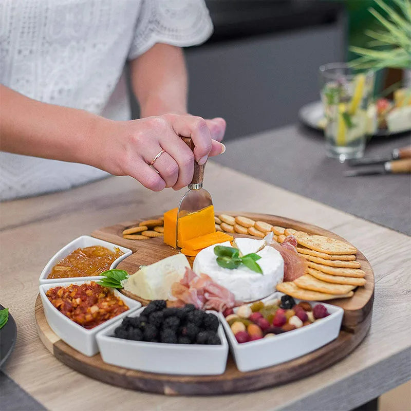 Houten kaasplank set met messen en serveerschaal