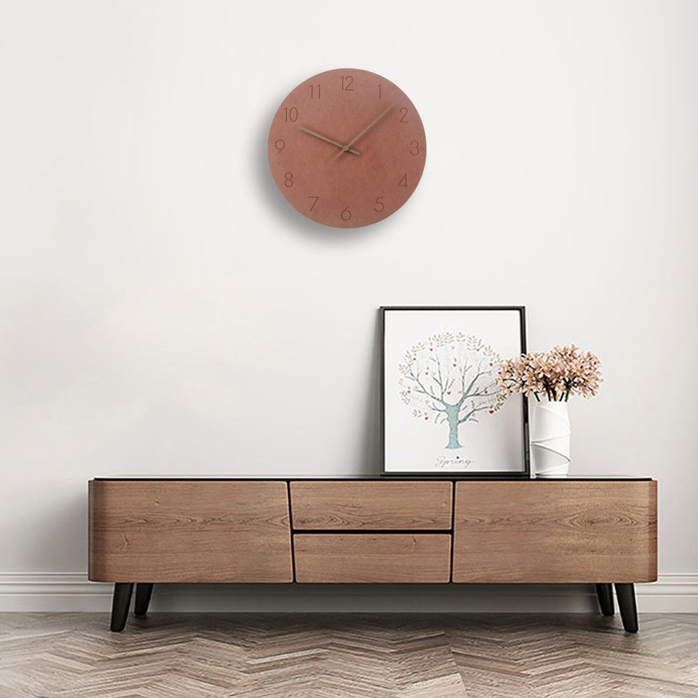 Nordic wall clock with a silent mechanism