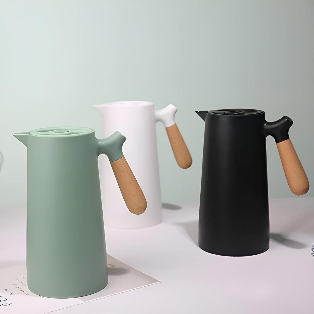 Thermoskan met houten handvat en deksel