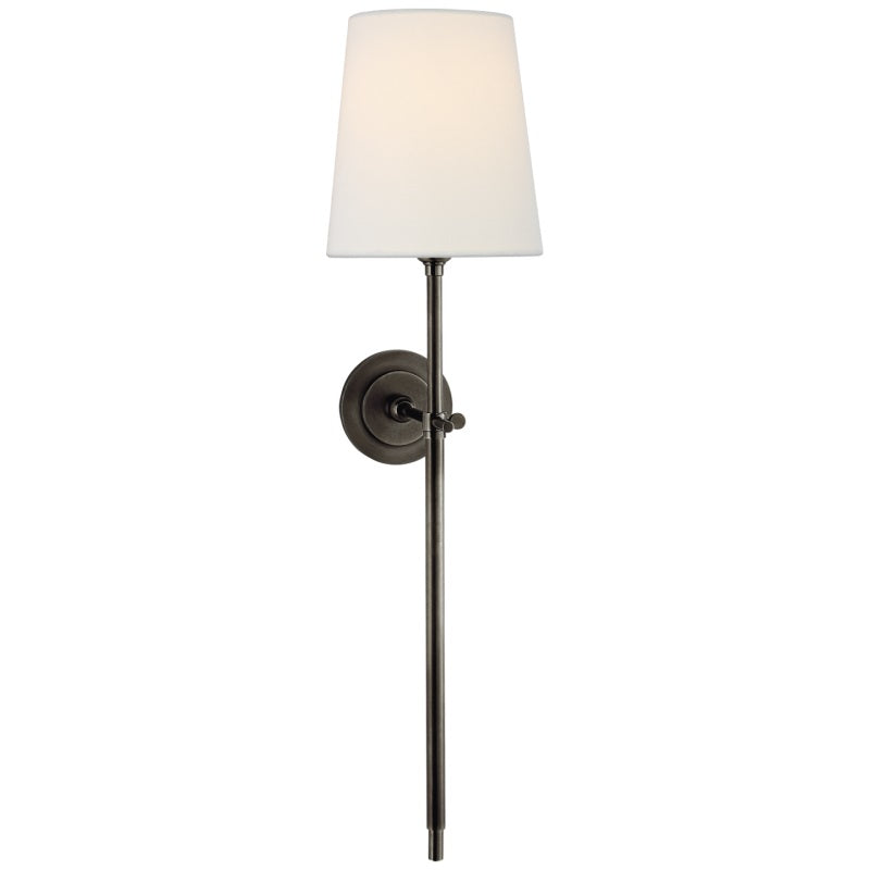 Lampa ścienna z tkaninowym kloszem i metalowym ramieniem