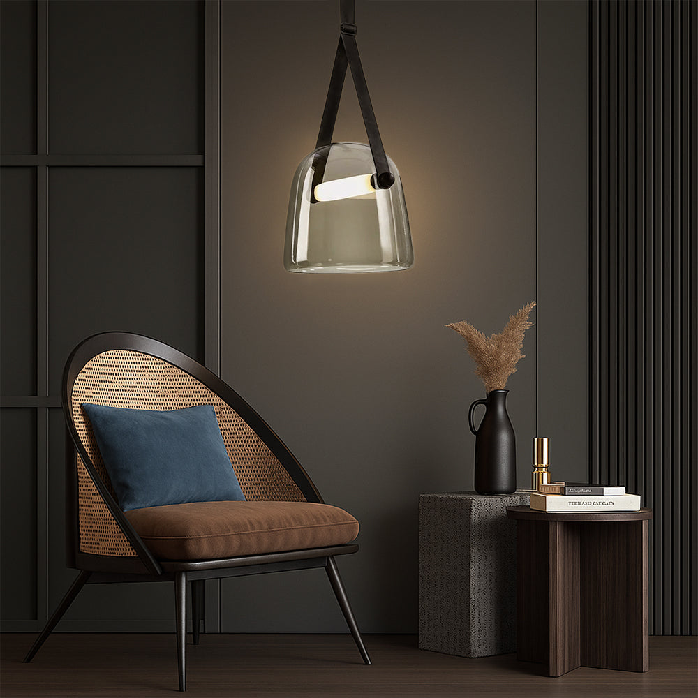 Lampa wisząca ze szklanym paskiem ze skóry