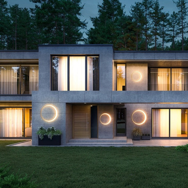 Zewnętrzna lampa ścienna o okrągłej formie pierścienia