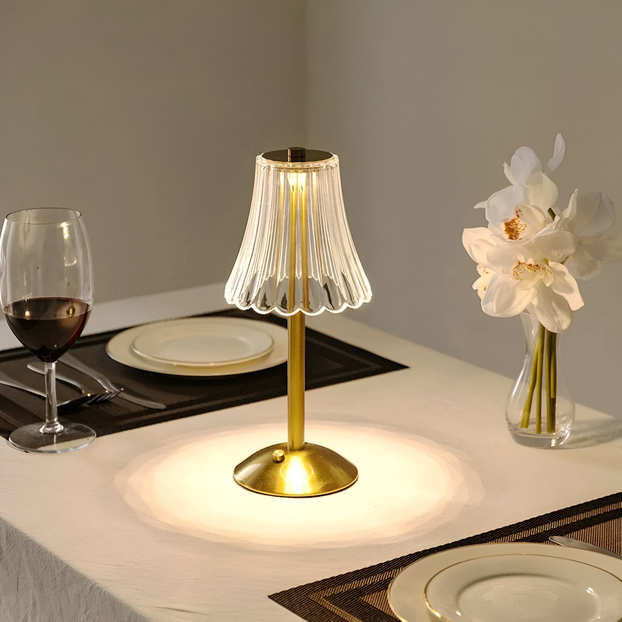 Elegancka bezprzewodowa lampa stołowa LED w stylu vintage