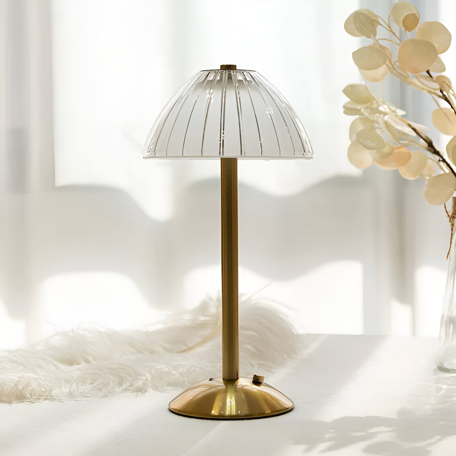 Elegancka bezprzewodowa lampa stołowa LED w stylu vintage