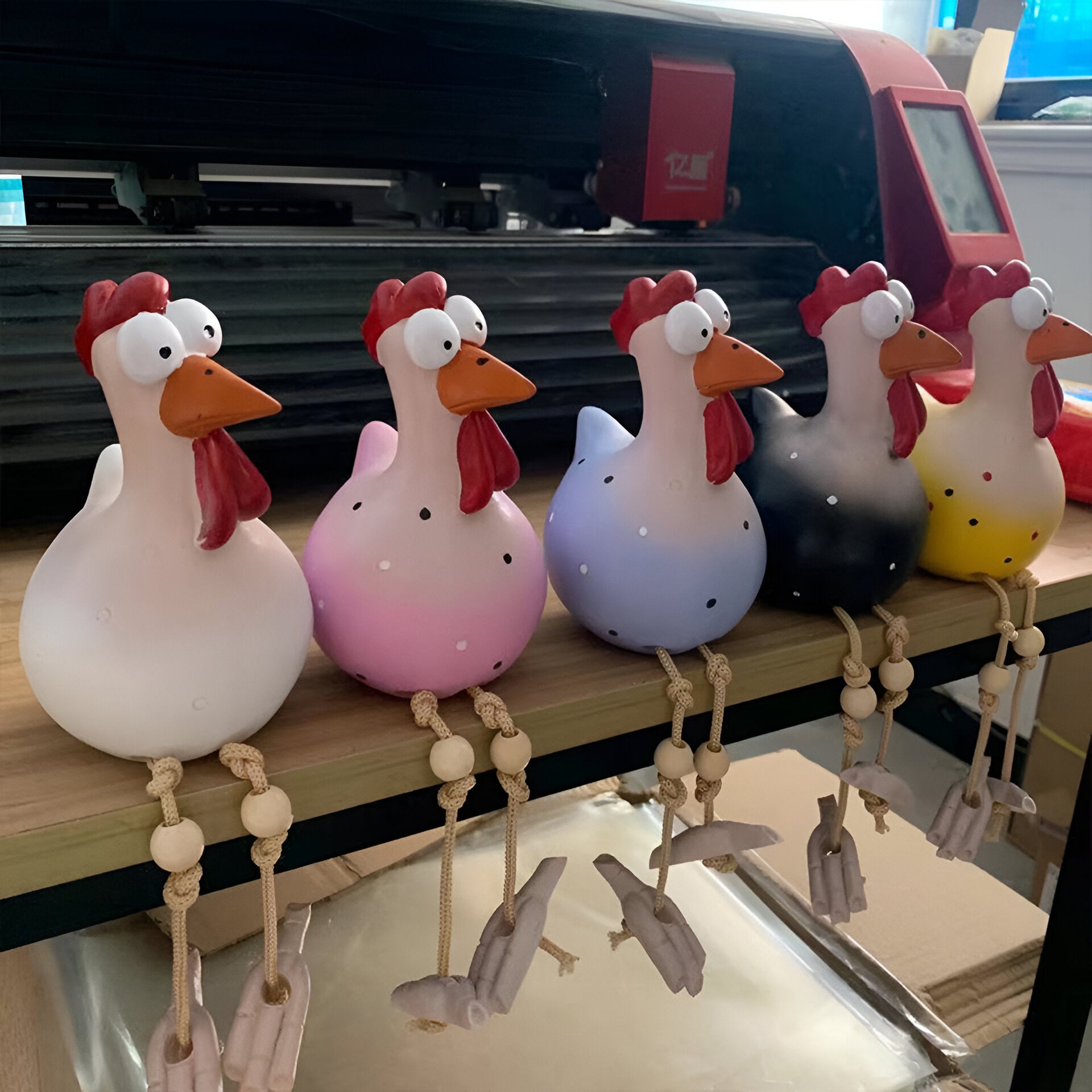 Tuinfiguren hanen met hangende poten