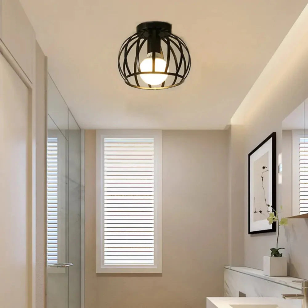 Przemysłowa czarna metalowa lampa sufitowa w stylu vintage