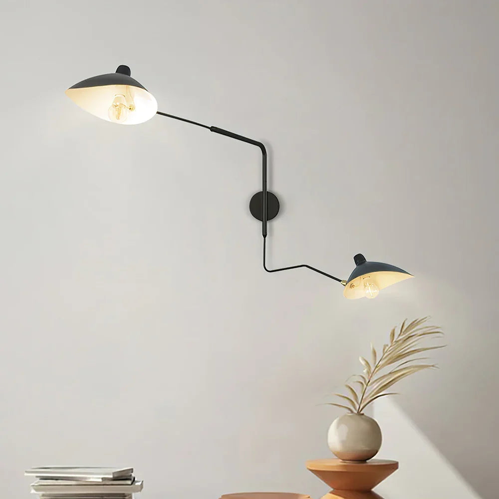 Lampa ścienna z regulowanym podwójnym ramieniem