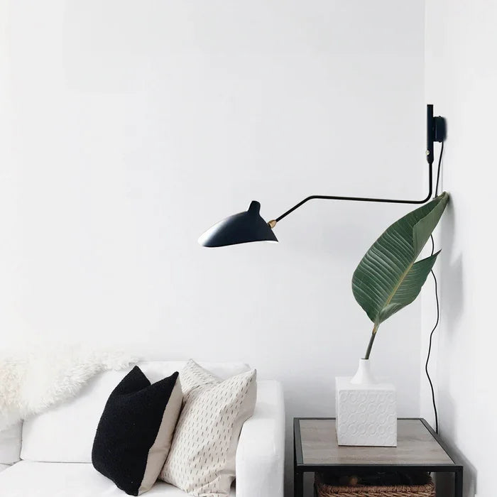 Lampa ścienna z regulowanym podwójnym ramieniem