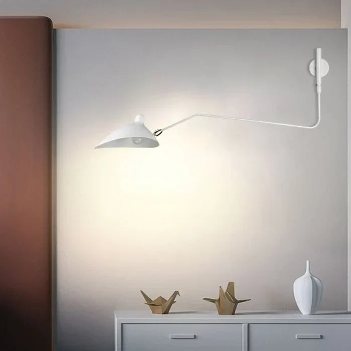 Lampa ścienna z regulowanym podwójnym ramieniem