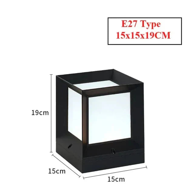 Borne lumineuse LED noire moderne pour portail