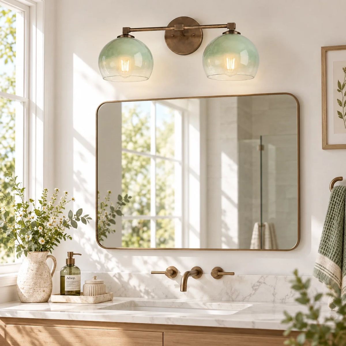 Moderne glazen badkamerwandlamp