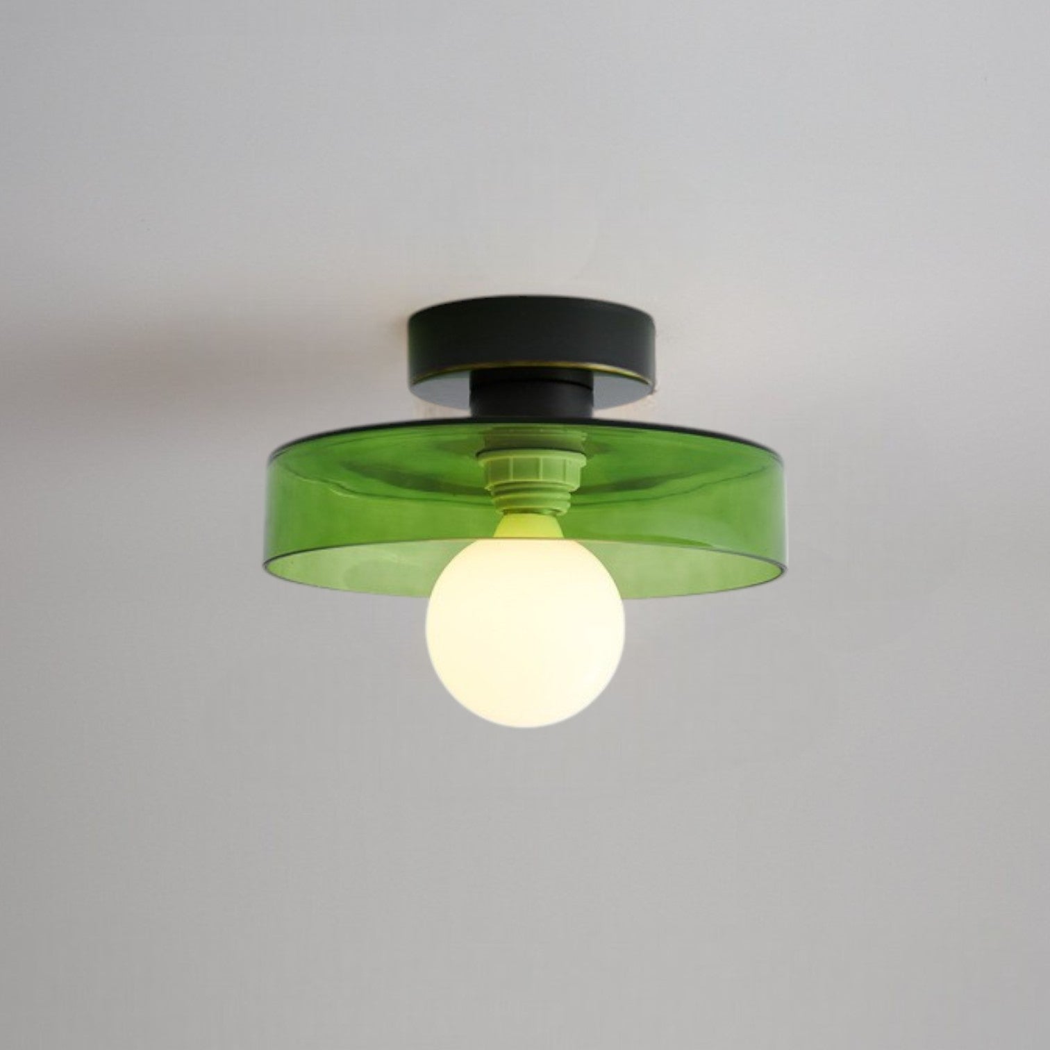 Francuska lampa sufitowa w stylu Bauhaus