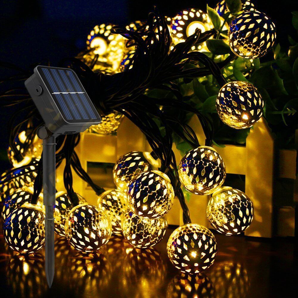 Solarna girlanda ogrodowa z kulami świetlnymi