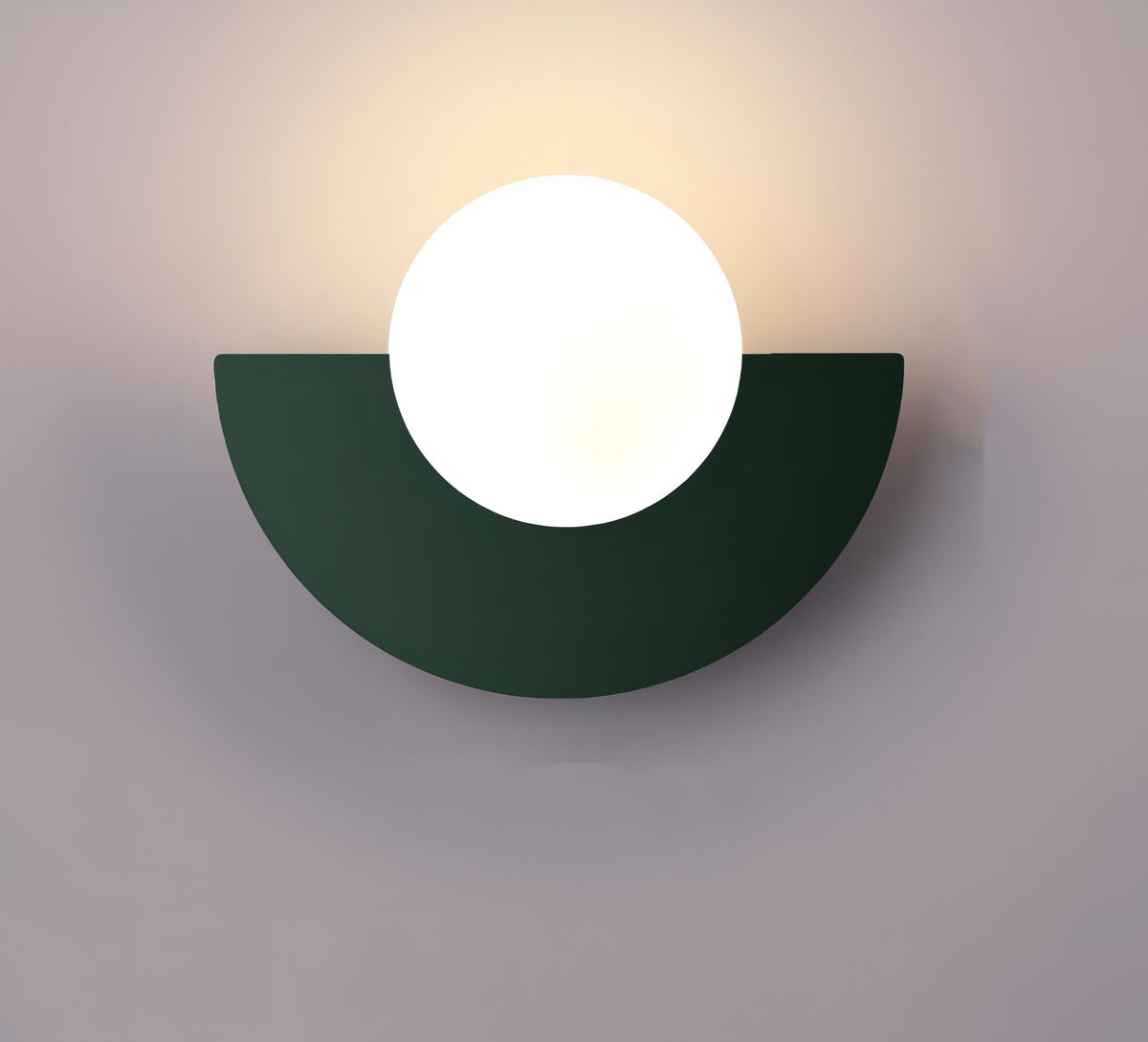 Noordse wandlamp met halfronde kap