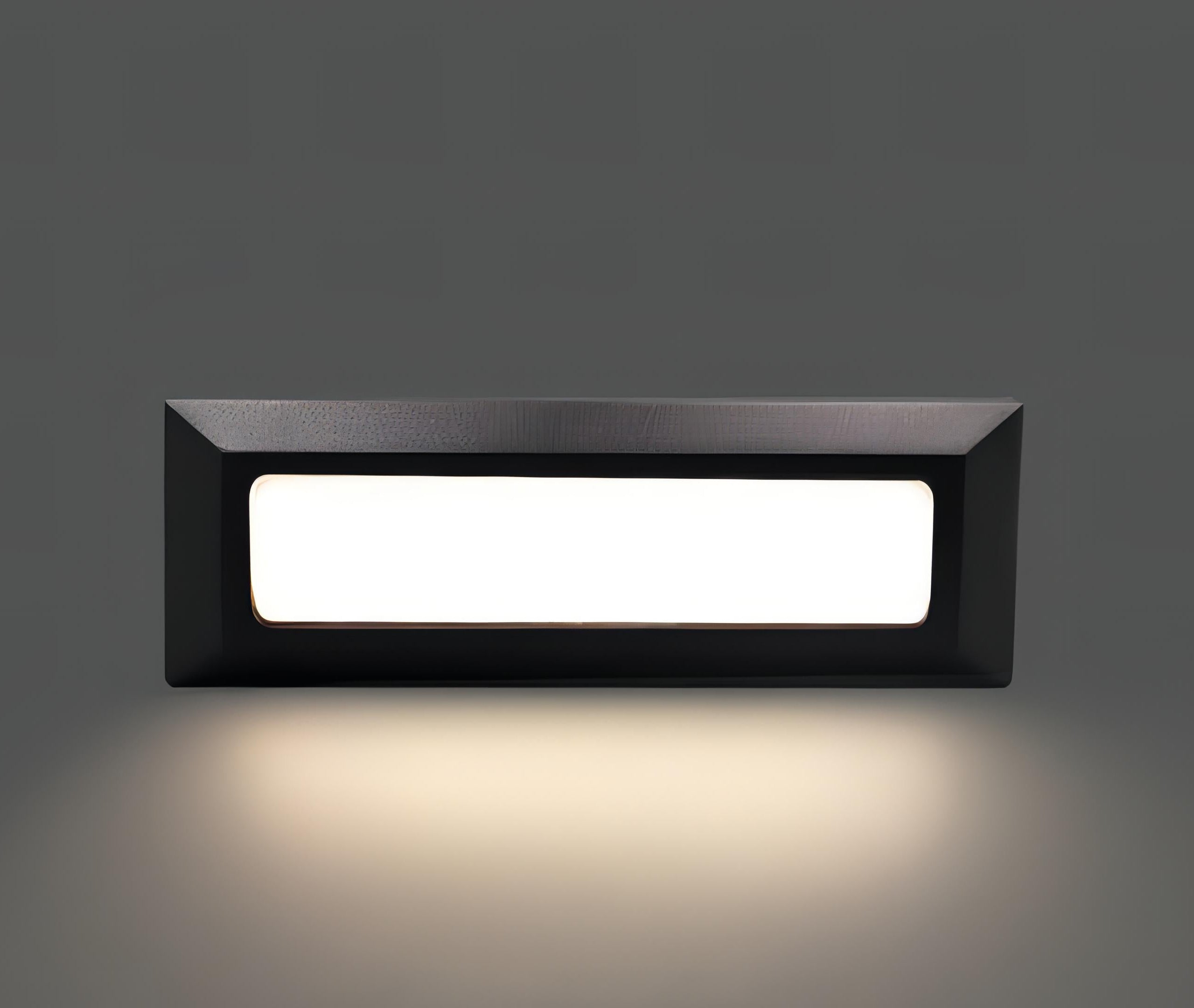 Prostokątna lampa LED do schodów zewnętrznych montowana w ścianie