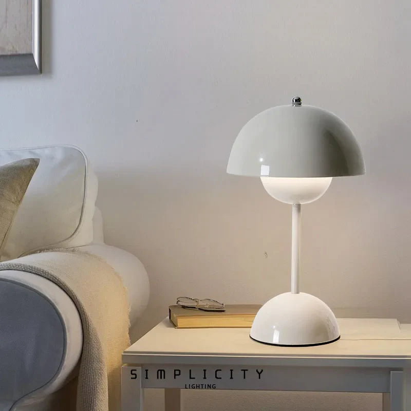 Skandynawski minimalistyczny design Bezprzewodowa lampa stołowa