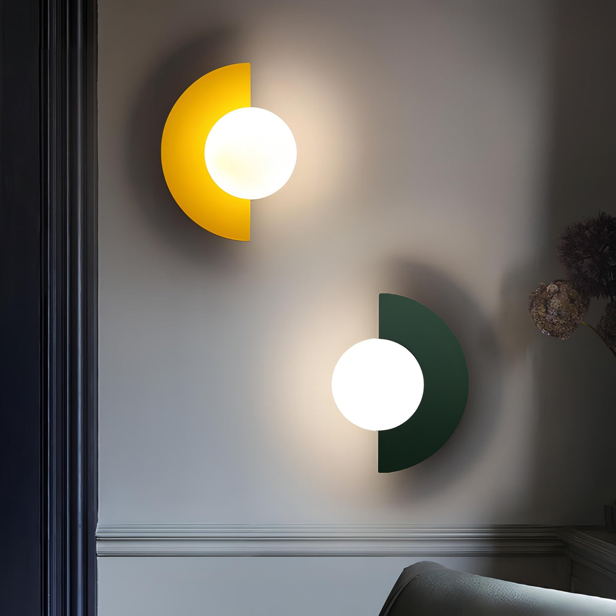 Noordse wandlamp met halfronde kap
